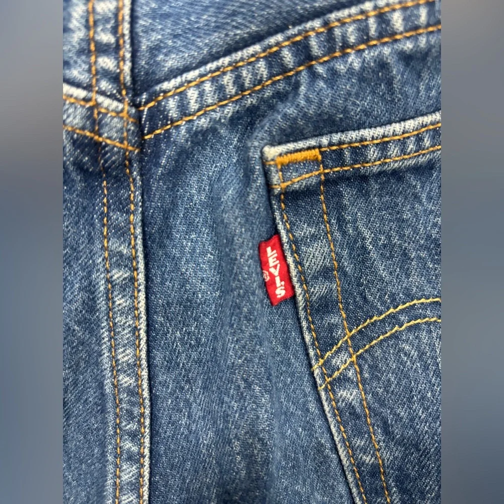 Levi's 501 Button Fly Cut Off Big E Medium Wash Denim Shorts Classic Size:w27 - Picture 6 of 9